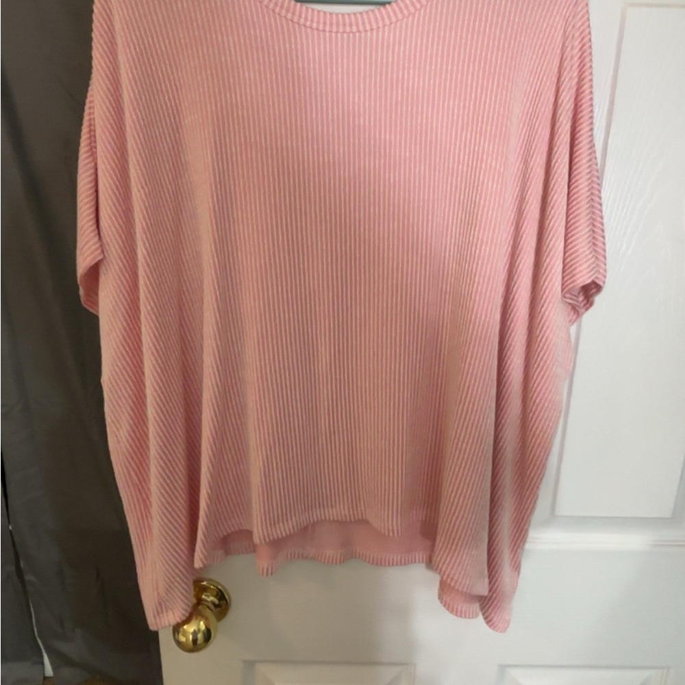 Zenana Outfitters Light Pink Ribbed Short Sleeve Top